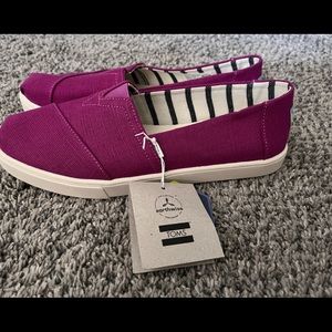 NWT Tom’s shoes! Beautiful purple color!